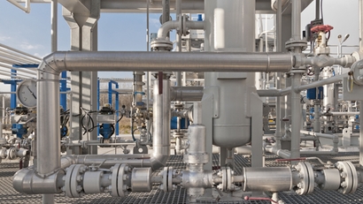 Nærmere opplysninger om utstyr for naturgassbehandling i et LNG- anlegg