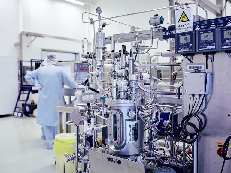 Bioreaktor for fermenteringsprosessen av cellekulturer Forsker ved bioreaktor