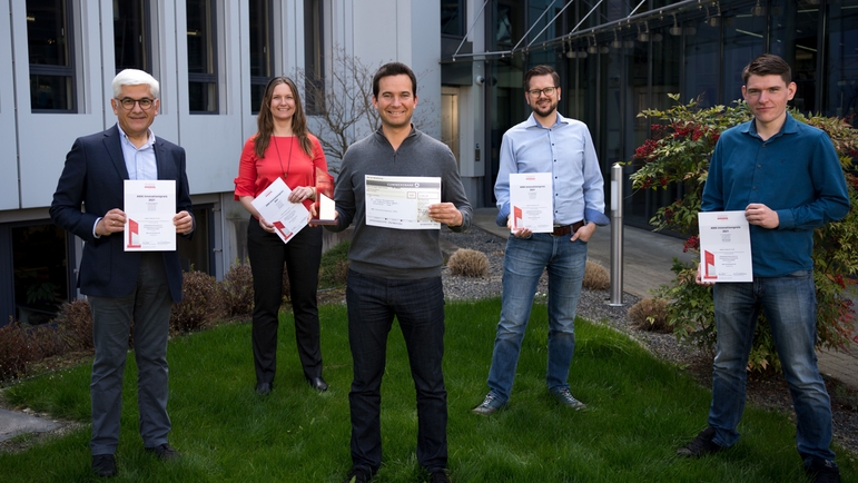 Fornøyde mottakere av AMA Innovation Award: utviklingsteamet ved Endress+Hauser