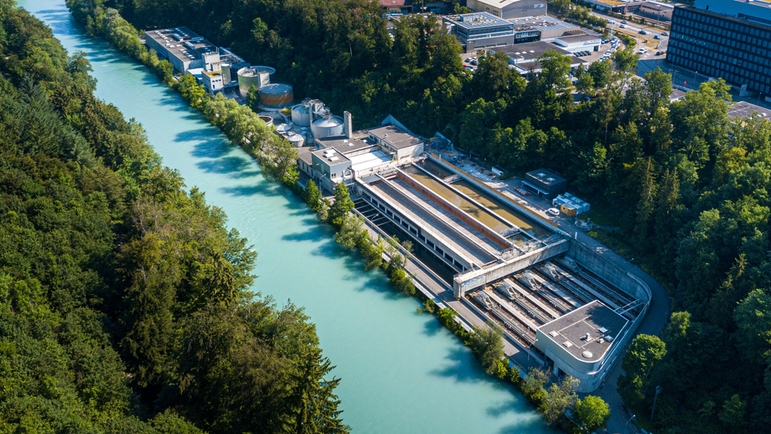 ARA Worblental renseanlegg for avløpsvann sett fra luften i Sveits