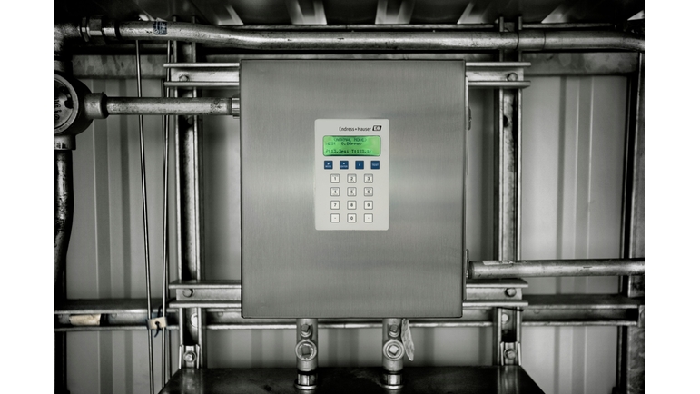 Gassanalysator SS2100 fra Endress+Hauser montert på kundeanlegg