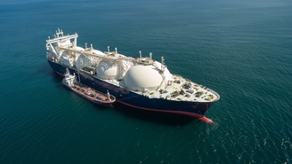 Bunkerslekter og fartøy under bunkring av LNG