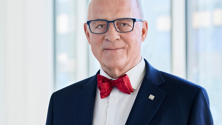 Klaus Endress, mangeårig CEO og president i Supervisory Board  i Endress+Hauser Group